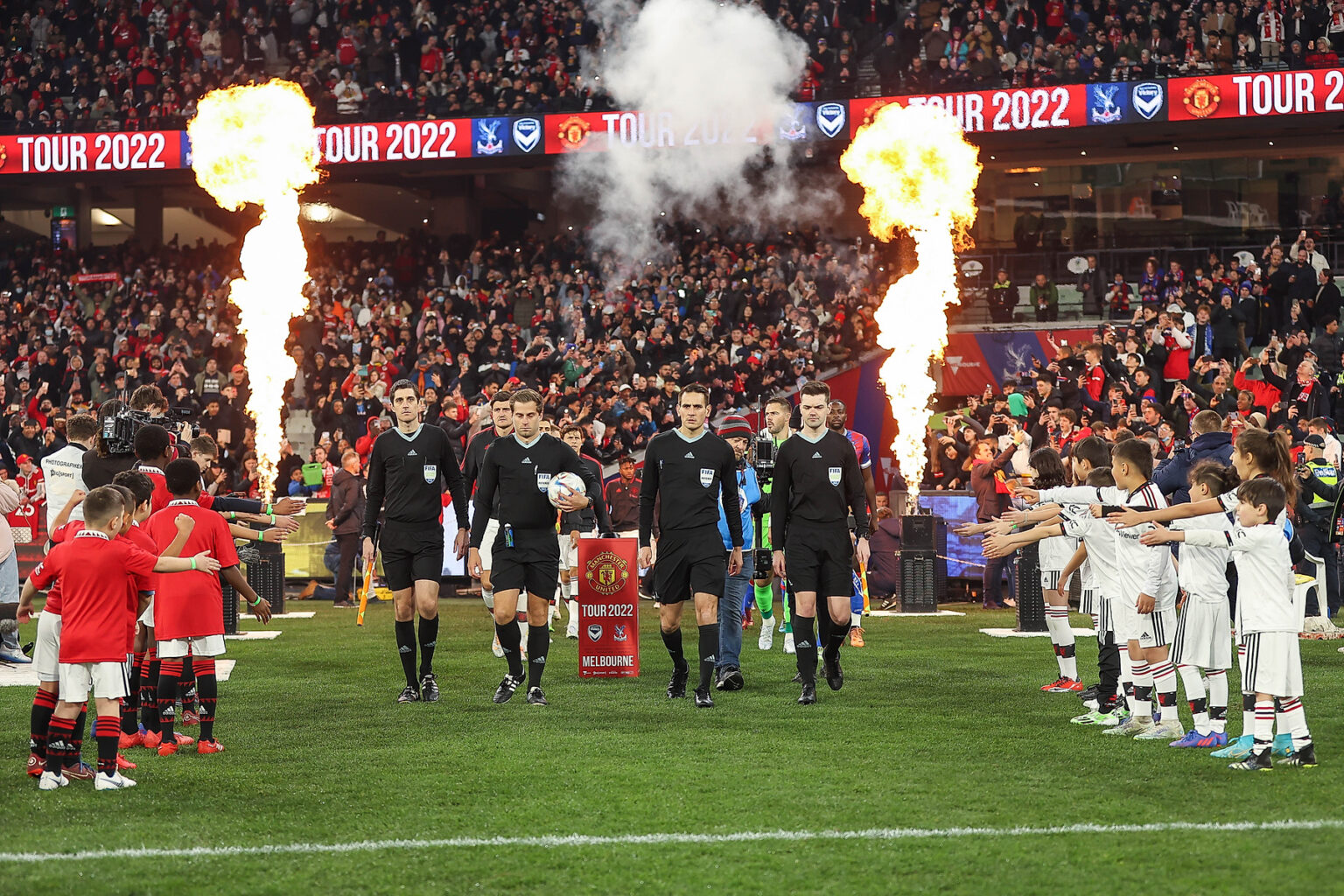 Piłka nożna - mecze na żywo. Gdzie oglądać? Stream online, live, tv